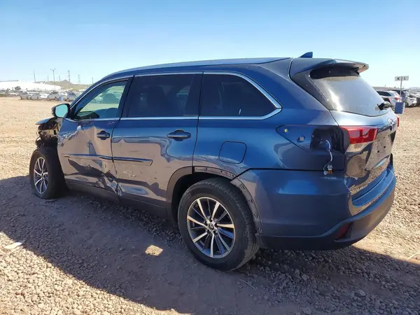 5TDJZRFHXKS977237 2019 TOYOTA HIGHLANDER - Image 2