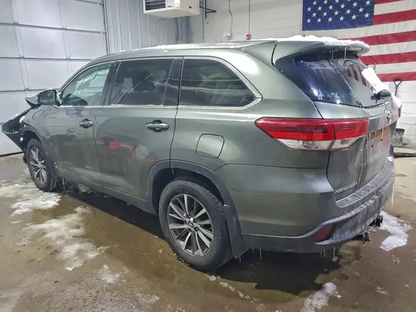 5TDJZRFHXKS982003 2019 TOYOTA HIGHLANDER - Image 2