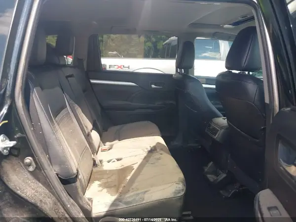 5TDJZRFHXKS998265 2019 TOYOTA HIGHLANDER - Image 8