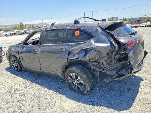 5TDKARAH0PS018164 2023 TOYOTA HIGHLANDER - Image 2