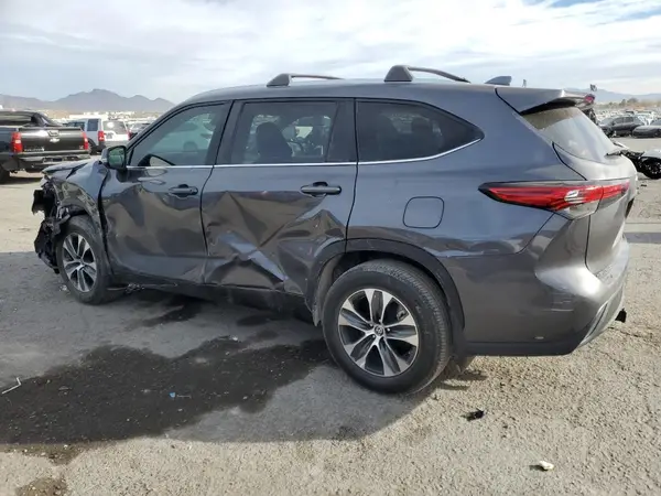 5TDKARAH0PS521757 2023 TOYOTA HIGHLANDER - Image 2