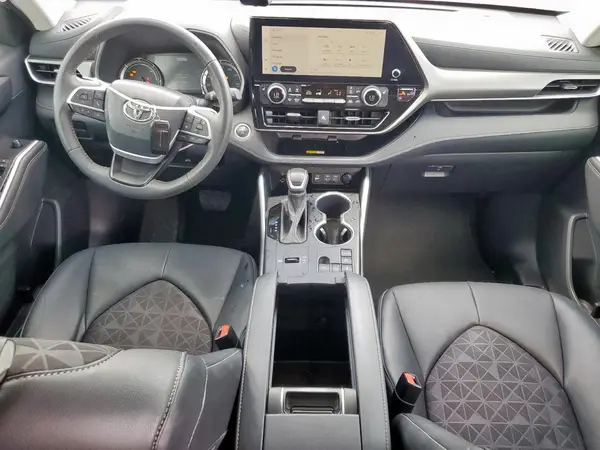 5TDKARAH0RS532941 2024 TOYOTA HIGHLANDER - Image 8