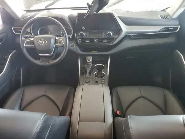 5TDKARAH1PS017900 2023 TOYOTA HIGHLANDER - Image 8