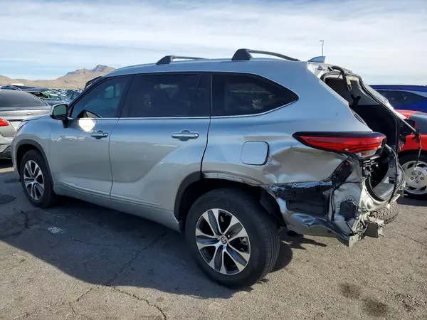 5TDKARAH1PS019260 2023 TOYOTA HIGHLANDER - Image 2
