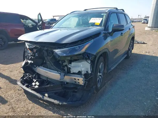 5TDKARAH1PS022773 2023 TOYOTA HIGHLANDER - Image 2