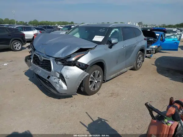 5TDKARAH2RS024793 2024 TOYOTA HIGHLANDER - Image 2