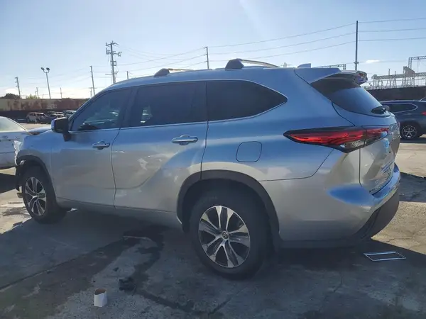 5TDKARAH3PS019499 2023 TOYOTA HIGHLANDER - Image 2