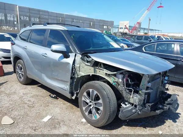 5TDKARAH3RS024463 2024 TOYOTA HIGHLANDER - Image 1