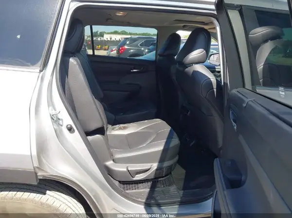 5TDKARAH3RS024463 2024 TOYOTA HIGHLANDER - Image 8