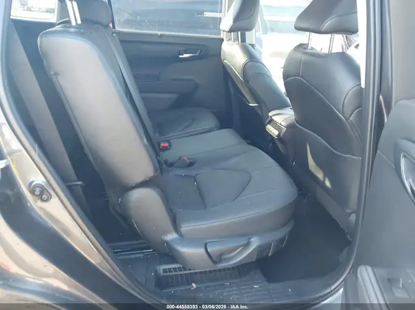 5TDKARAH3RS531542 2024 TOYOTA HIGHLANDER - Image 8