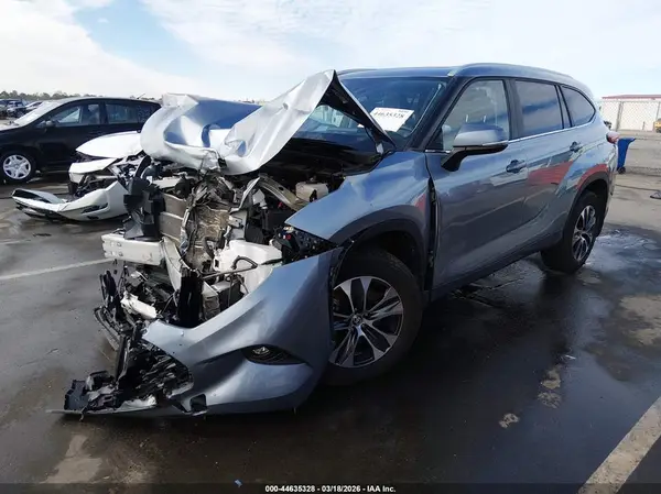 5TDKARAH3RS534831 2024 TOYOTA HIGHLANDER - Image 2