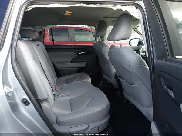 5TDKARAH3RS534831 2024 TOYOTA HIGHLANDER - Image 8