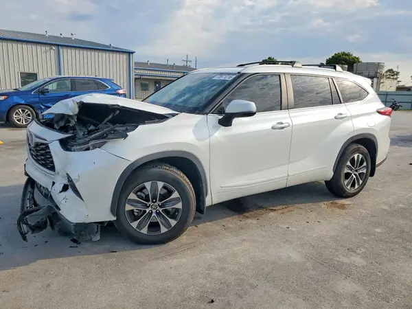 5TDKARAH4PS018426 2023 TOYOTA HIGHLANDER - Image 1