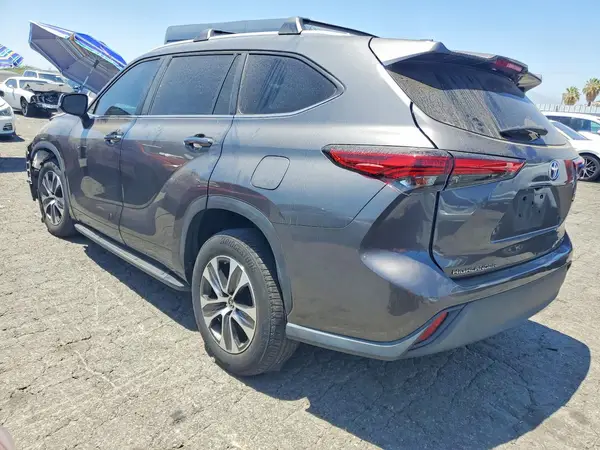 5TDKARAH4PS518599 2023 TOYOTA HIGHLANDER - Image 2