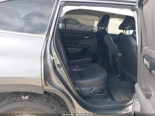 5TDKARAH4PS523379 2023 TOYOTA HIGHLANDER - Image 8