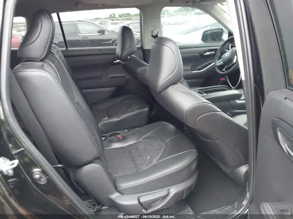 5TDKARAH4RS024990 2024 TOYOTA HIGHLANDER - Image 8
