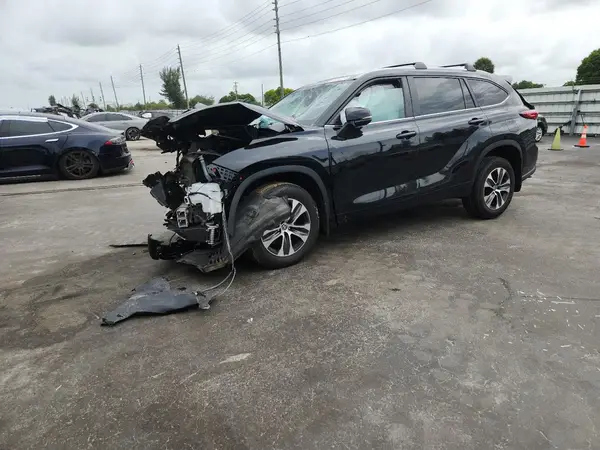 5TDKARAH5PS525741 2023 TOYOTA HIGHLANDER - Image 1