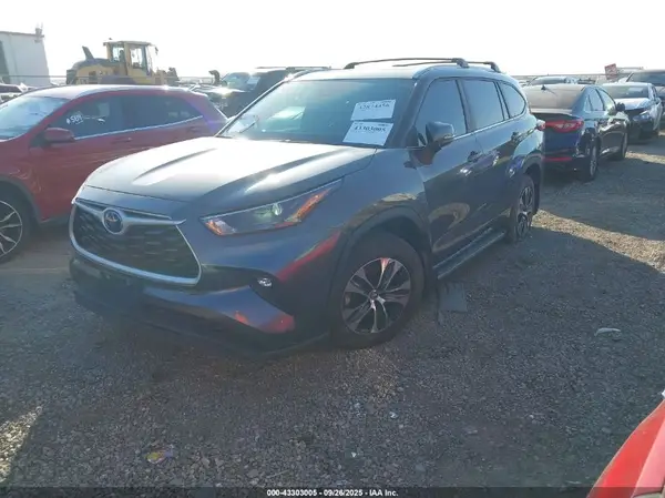 5TDKARAH5PS526081 2023 TOYOTA HIGHLANDER - Image 2