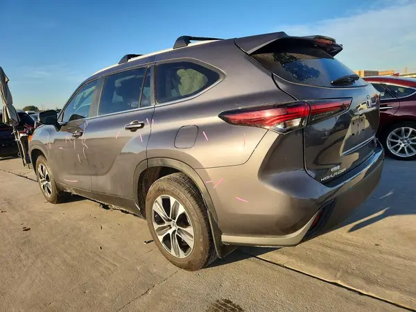 5TDKARAH5RS023864 2024 TOYOTA HIGHLANDER - Image 2