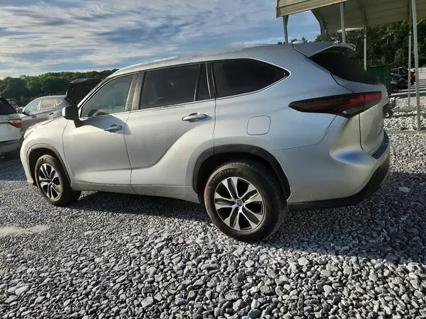 5TDKARAH5RS024898 2024 TOYOTA HIGHLANDER - Image 2