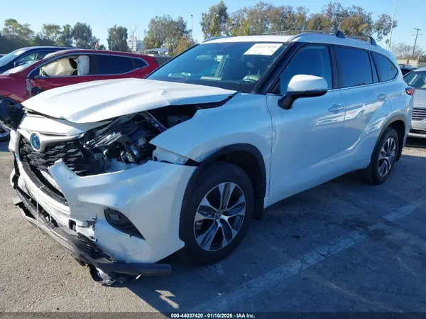 5TDKARAH6PS518880 2023 TOYOTA HIGHLANDER - Image 2