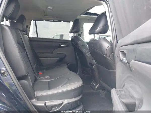 5TDKARAH6PS522234 2023 TOYOTA HIGHLANDER - Image 8