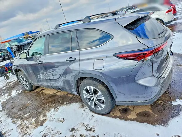 5TDKARAH6RS533849 2024 TOYOTA HIGHLANDER - Image 2