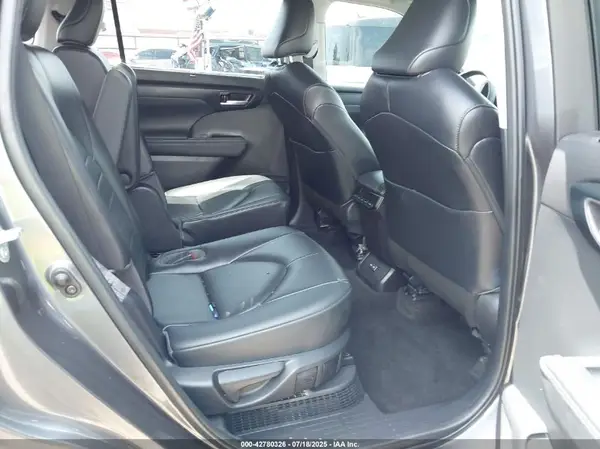 5TDKARAH7PS526308 2023 TOYOTA HIGHLANDER - Image 8