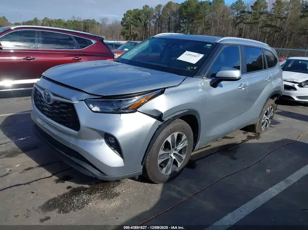 5TDKARAH8PS022303 2023 TOYOTA HIGHLANDER - Image 2