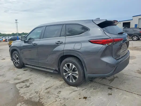 5TDKARAH8PS523949 2023 TOYOTA HIGHLANDER - Image 2
