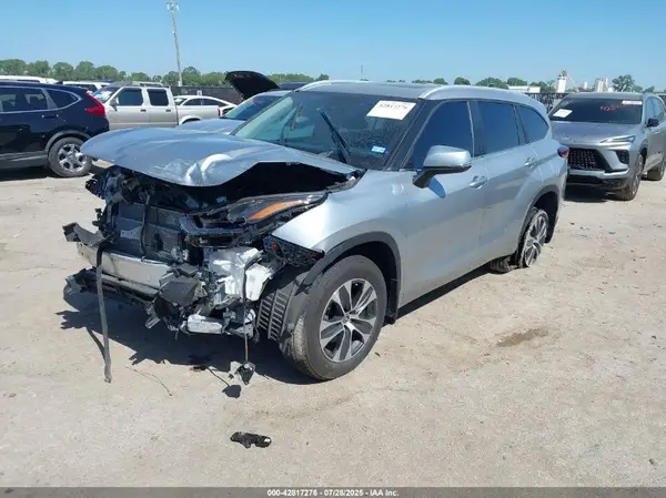 5TDKARAH8RS529754 2024 TOYOTA HIGHLANDER - Image 2