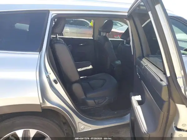 5TDKARAH8RS529754 2024 TOYOTA HIGHLANDER - Image 8