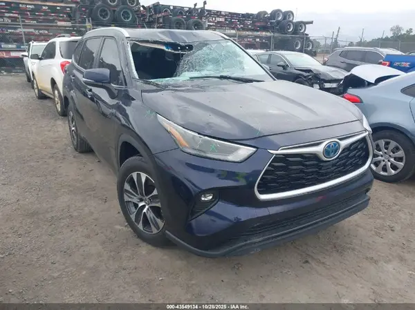 5TDKARAH8RS531648 2024 TOYOTA HIGHLANDER - Image 1