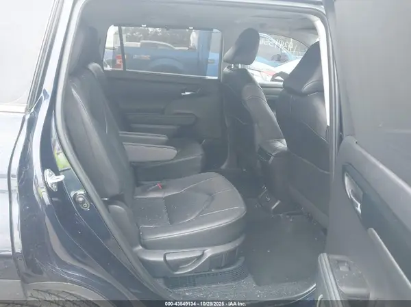 5TDKARAH8RS531648 2024 TOYOTA HIGHLANDER - Image 8