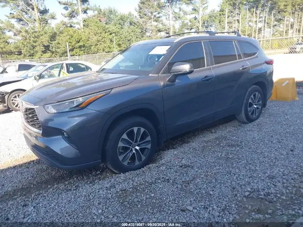 5TDKARAH9PS017806 2023 TOYOTA HIGHLANDER - Image 2