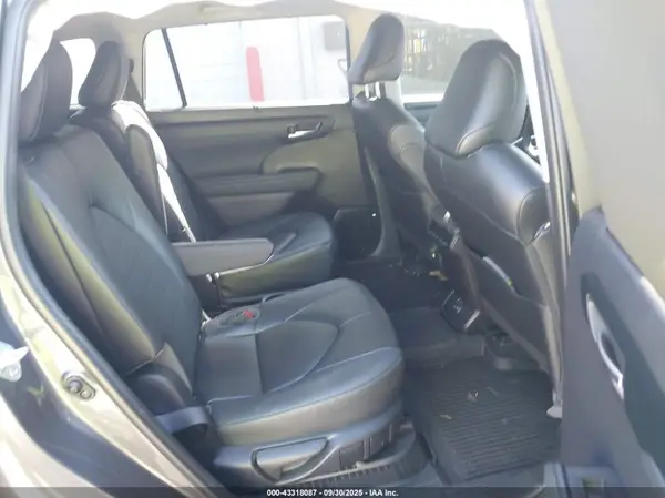 5TDKARAH9PS017806 2023 TOYOTA HIGHLANDER - Image 8