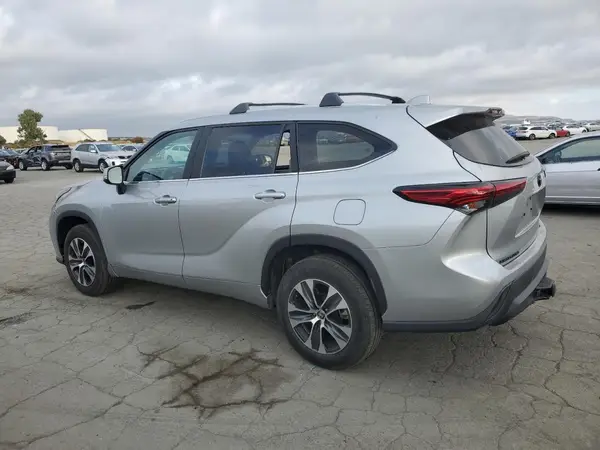 5TDKARAH9PS526455 2023 TOYOTA HIGHLANDER - Image 2