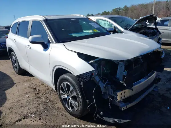 5TDKARAHXPS524665 2023 TOYOTA HIGHLANDER - Image 1