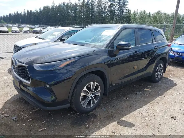 5TDKBRCH0PS112457 2023 TOYOTA HIGHLANDER - Image 2
