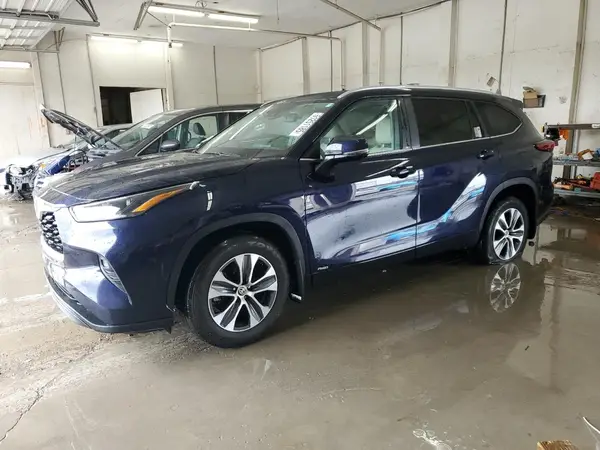 5TDKBRCH0PS125886 2023 TOYOTA HIGHLANDER - Image 1