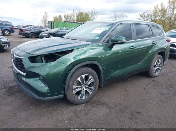5TDKBRCH0PS566241 2023 TOYOTA HIGHLANDER - Image 2