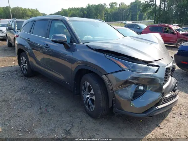 5TDKBRCH0PS578180 2023 TOYOTA HIGHLANDER - Image 1