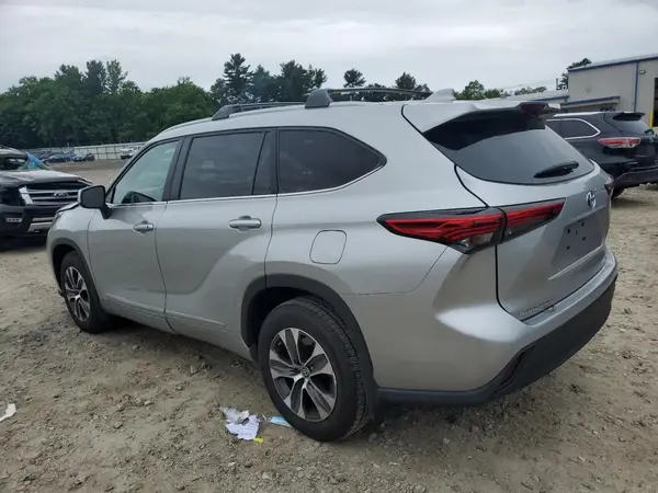 5TDKBRCH0PS580608 2023 TOYOTA HIGHLANDER - Image 2