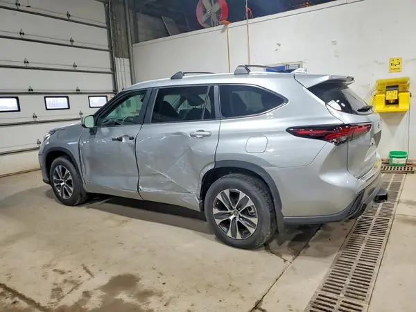 5TDKBRCH0RS613156 2024 TOYOTA HIGHLANDER - Image 2