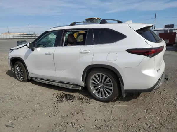 5TDKBRCH0SS651816 2025 TOYOTA HIGHLANDER - Image 2