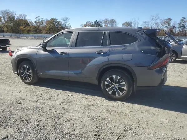 5TDKBRCH0SS653940 2025 TOYOTA HIGHLANDER - Image 2