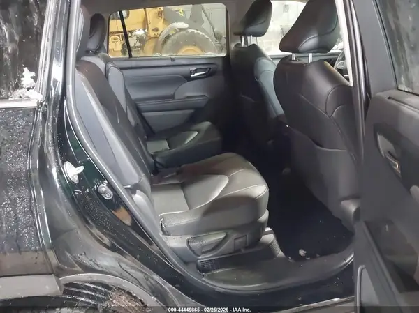5TDKBRCH0SS670981 2025 TOYOTA HIGHLANDER - Image 8