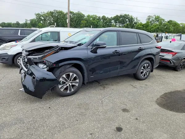 5TDKBRCH0TS702197 2026 TOYOTA HIGHLANDER - Image 1
