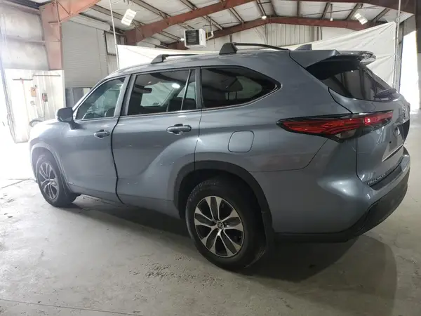 5TDKBRCH1PS106456 2023 TOYOTA HIGHLANDER - Image 2