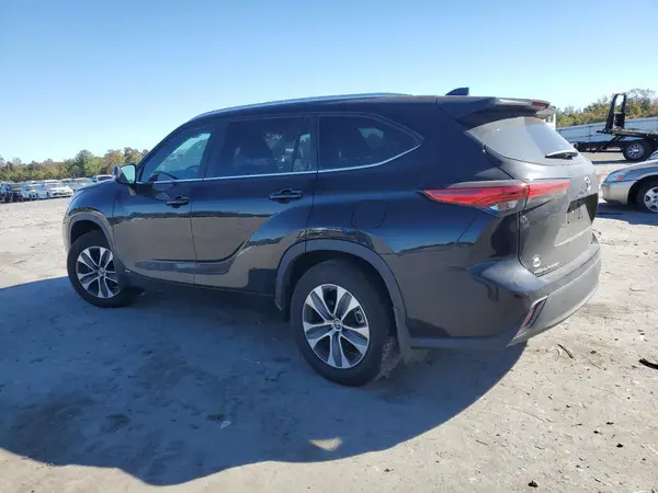 5TDKBRCH1PS113780 2023 TOYOTA HIGHLANDER - Image 2